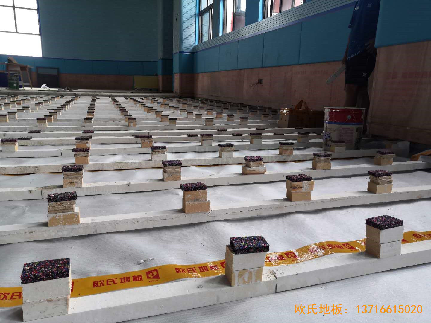 江西城西橋小學A區體育館運動木地板鋪裝案例2