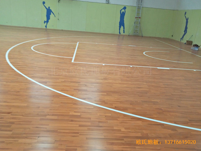 陽煤集團(tuán)三礦球館運(yùn)動地板安裝案例2