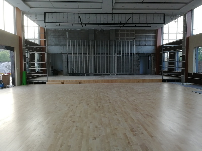 晉中中鐵三局六公司舞臺(tái)木地板施工案例