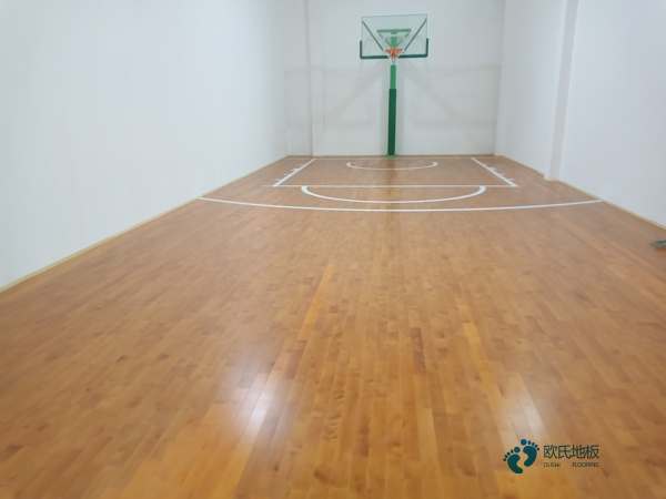 運(yùn)動木地板廠家有原木基地嗎