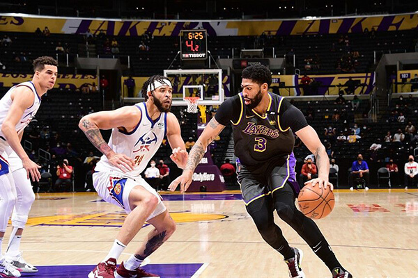 解密NBA地板有何講究,多久換一次,用什么材質做成的?5