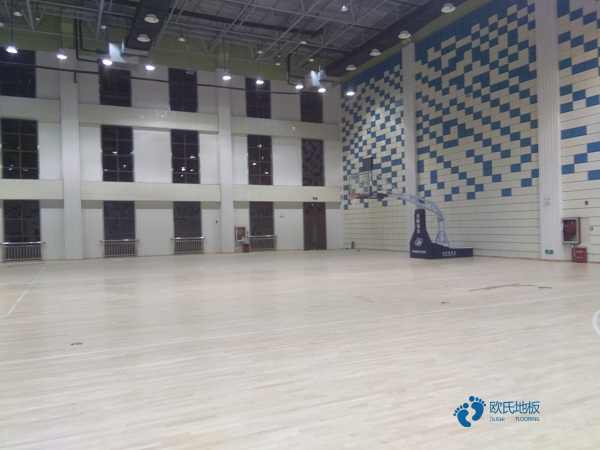 校園運(yùn)動籃球木地板價(jià)格便宜