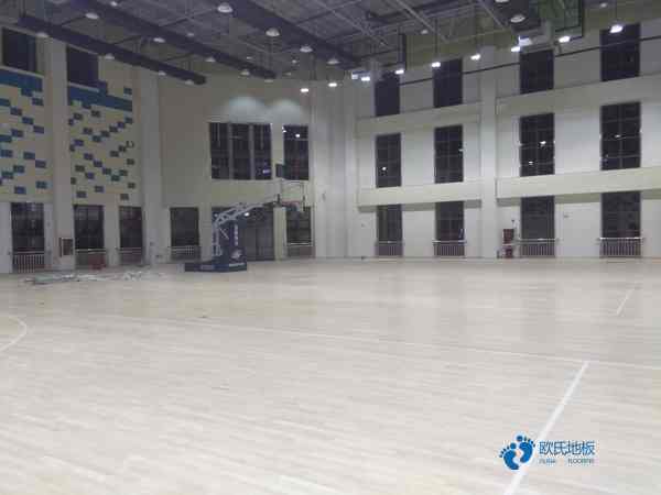 校園運(yùn)動籃球木地板價(jià)格便宜