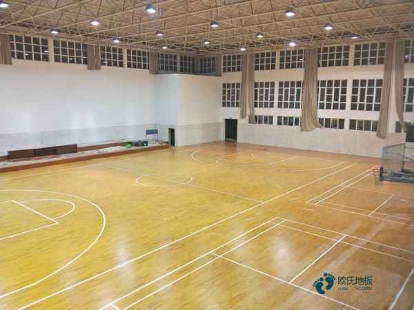 好用的運(yùn)動籃球木地板多錢一平