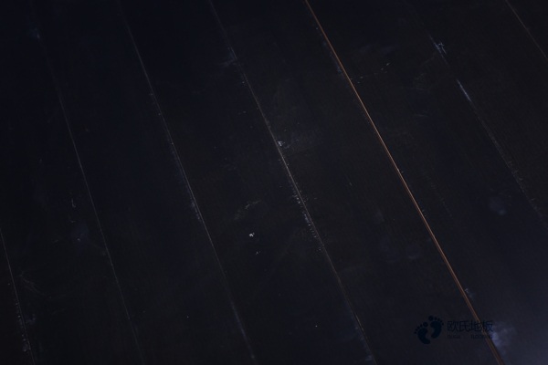 柞木運(yùn)動(dòng)籃球木地板大約多少錢(qián)