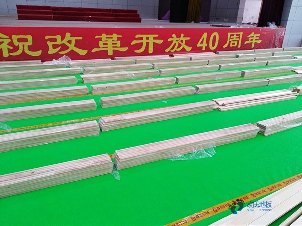 較好的運(yùn)動籃球木地板每平方價(jià)格