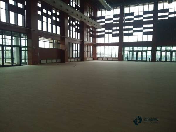 單龍骨籃球館地板保養(yǎng)方法3