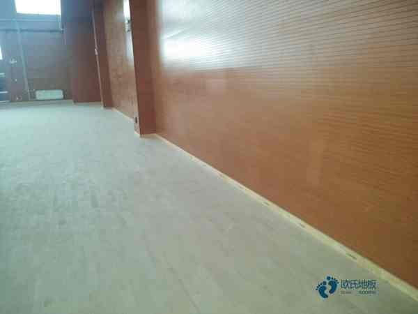 單龍骨籃球館地板保養(yǎng)方法2