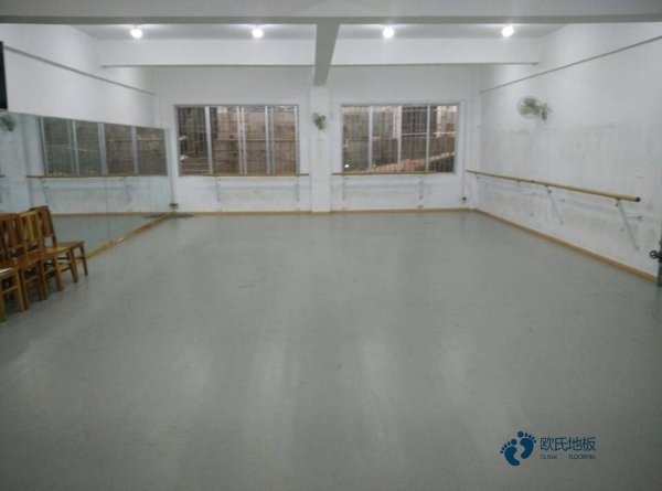 學校籃球場木地板哪里好2