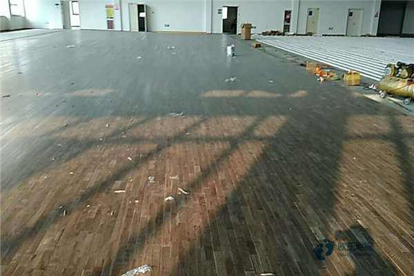 楓樺木運(yùn)動(dòng)籃球木地板報(bào)價(jià)