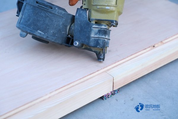 學(xué)校籃球場(chǎng)館木地板輔設(shè)2