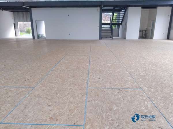 普通運(yùn)動籃球木地板較低價(jià)格